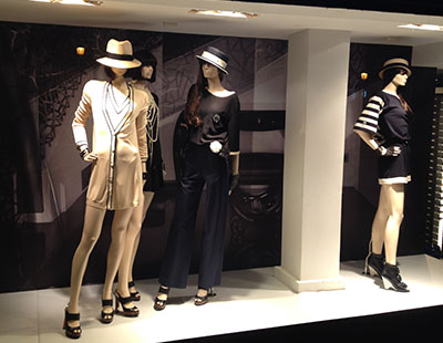 Decoracion escaparate firma lujo Chanel Decoracion escaparate firma lujo Chanel